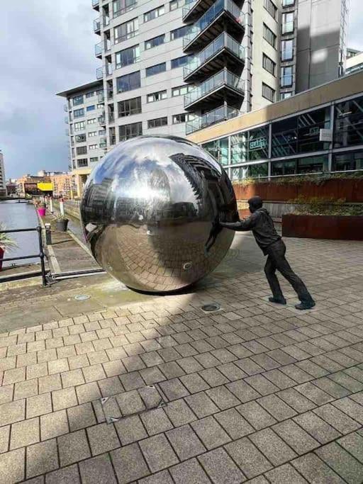 Leeds Clarence Dock 2 Bedroom Apt 외부 사진